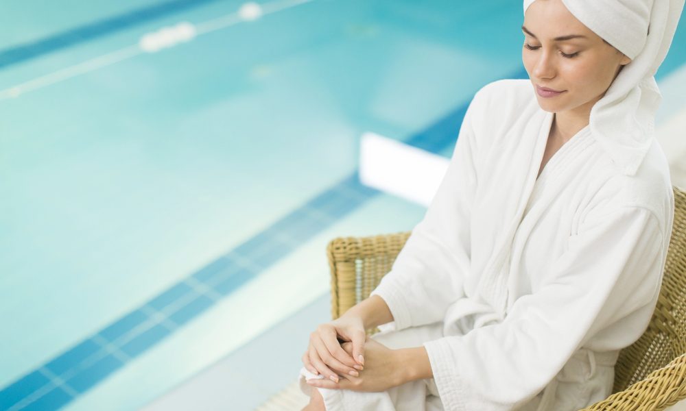 W jaki sposób efektywnie odpocząć w ośrodku wellness i basenie? Instrukcja dla osób poszukujących pełnego relaksu